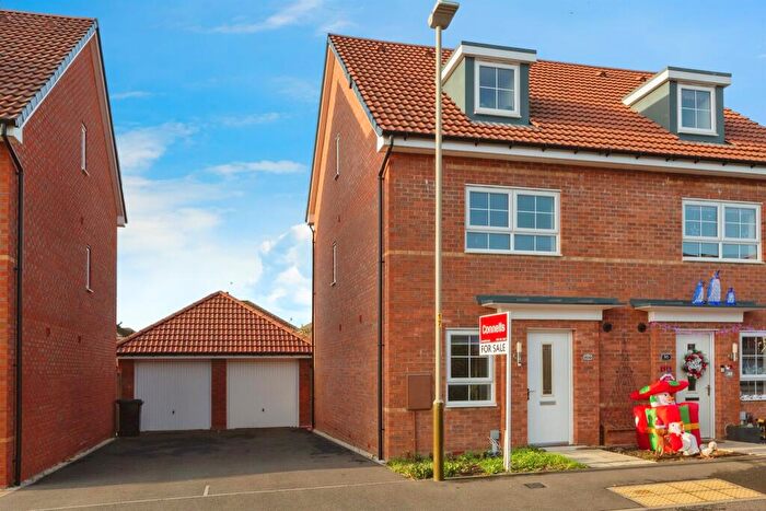 4 Bedroom Semi-Detached House For Sale In Ashcott Avenue, Leicester, LE4