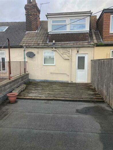 2 Bedroom Flat To Rent In Cheriton High Street, Folkestone, CT19