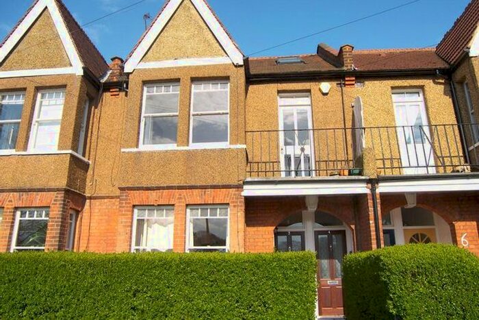 2 Bedroom Maisonette To Rent In Moor Mead Road, St Margarets, Twickenham, TW1