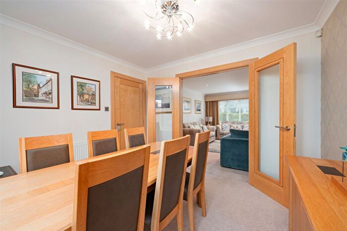 4 Bedroom Detached House For Sale In Manor Gardens, Dunfermline, KY11