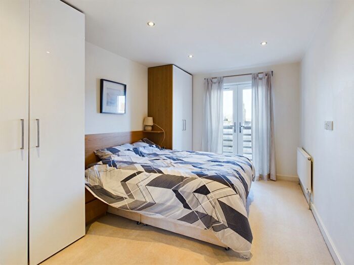 2 Bedroom Flat For Sale In The Sawmill, Dock Street, HU1