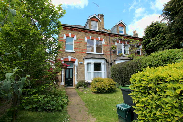 2 Bedroom Flat To Rent In Western Road (), East Finchley., N2