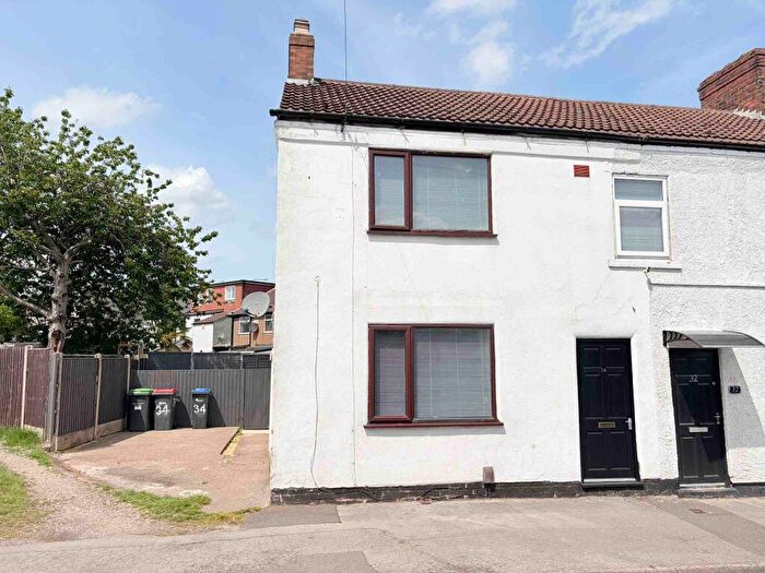 3 Bedroom Semi Detached House To Rent In New Lane, Stanton Hill, NG17
