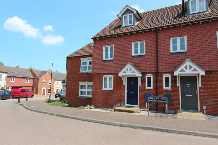3 Bedroom Town House To Rent In Premier Way, Sittingbourne, ME10