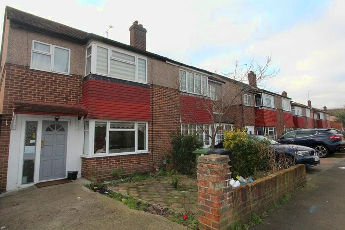 3 Bedroom Property To Rent In Edinburgh Crescent, Waltham Cross, EN8