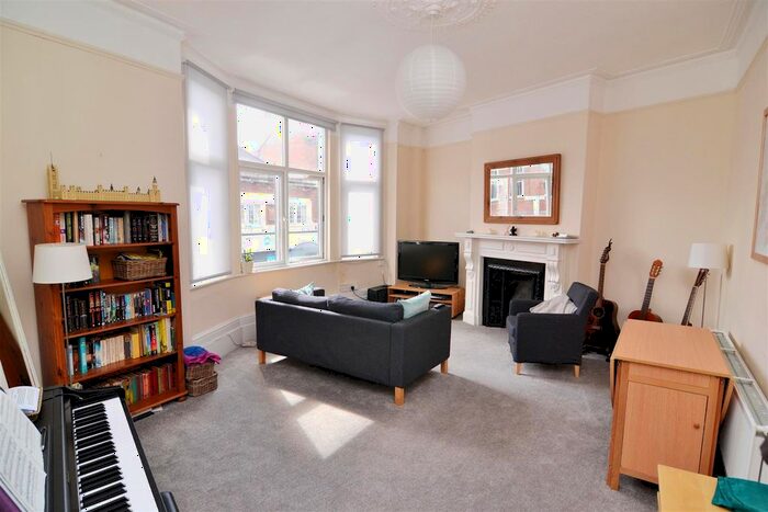 1 Bedroom Flat To Rent In York Street, Twickenham, TW1
