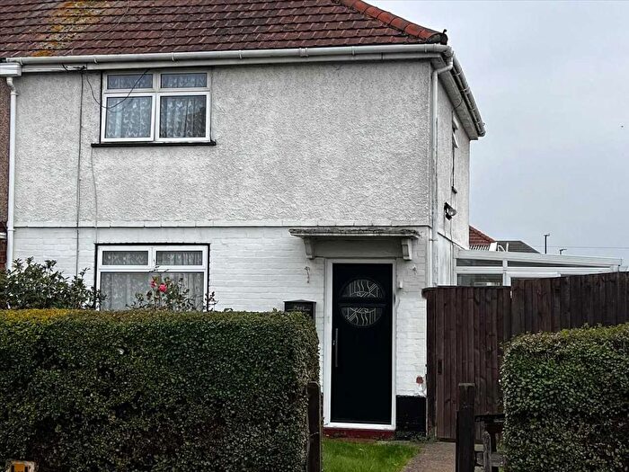 3 Bedroom End Of Terrace House To Rent In Beaumont Road, Slough, SL2
