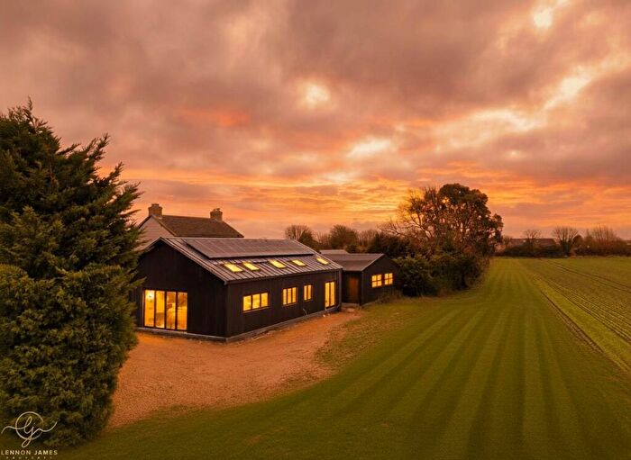 4 Bedroom Barn Conversion For Sale In Oilmills Road, Ramsey, PE26