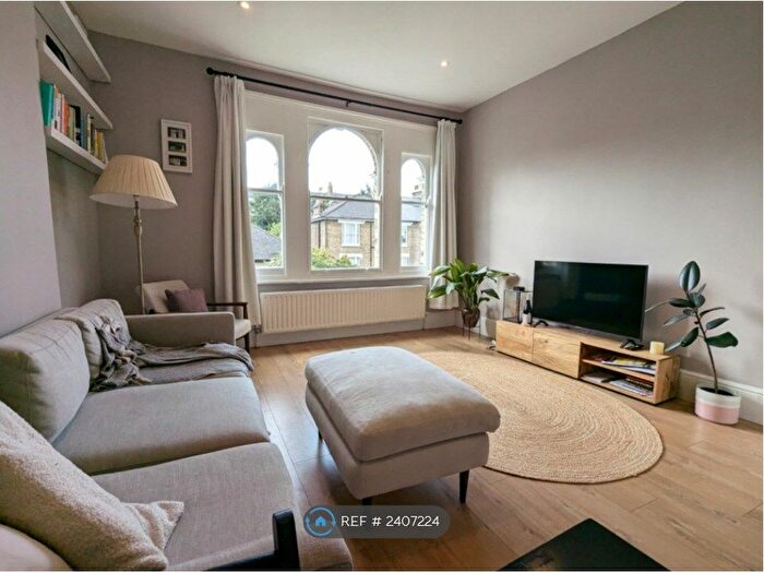 2 Bedroom Flat To Rent In Blackheath, London, SE3