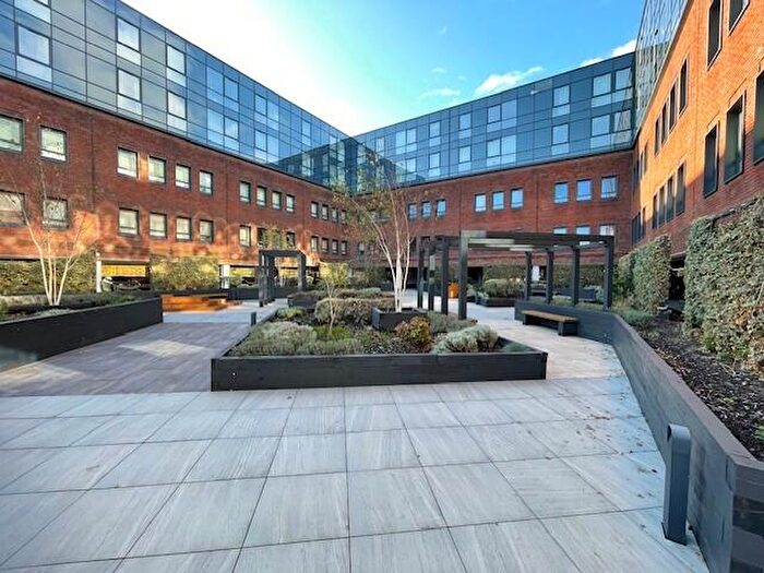 2 Bedroom Apartment For Sale In Pembroke Broadway, Camberley, GU15