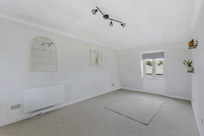 1 Bedroom Apartment To Rent In Lysander Gardens, Surbiton, KT6