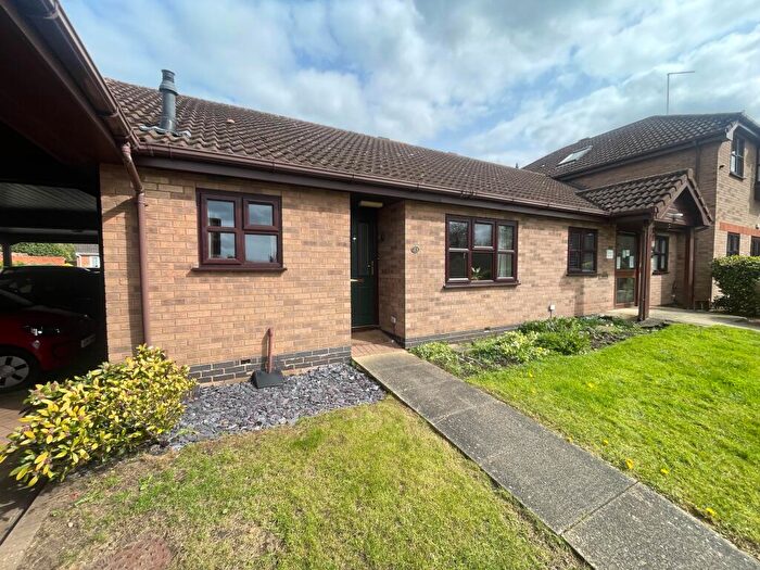2 Bedroom Bungalow For Sale In Holly Green, Stapenhill, Burton-on-Trent, DE15