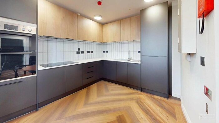 6 Bedroom Flat To Rent In Thurloe Street, M14