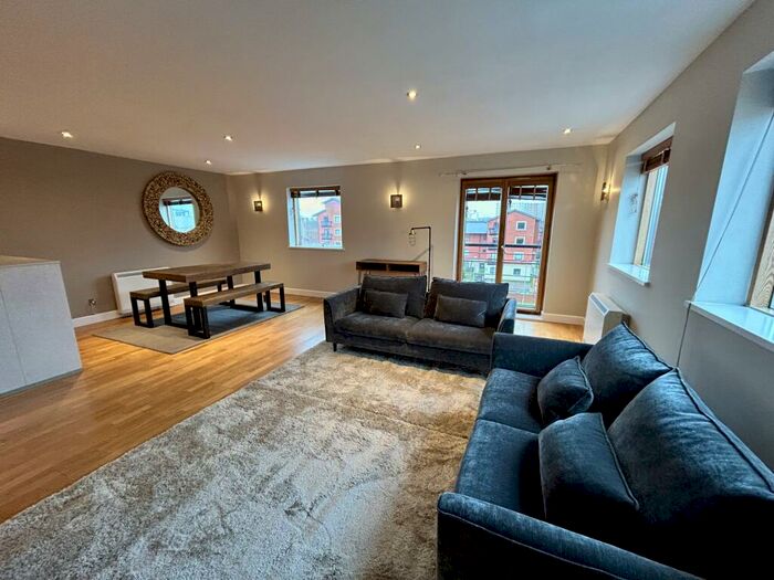 2 Bedroom Apartment To Rent In Henke Court, Cardiff Bay, CF10