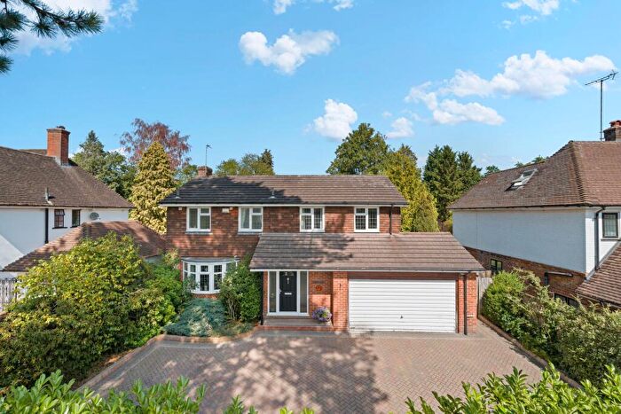 4 Bedroom Detached House For Sale In Stoke Road, Stoke D'abernon, KT11