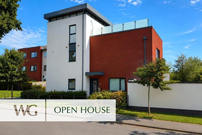 2 Bedroom Apartment For Sale In Topsham, Exeter, Devon, EX3