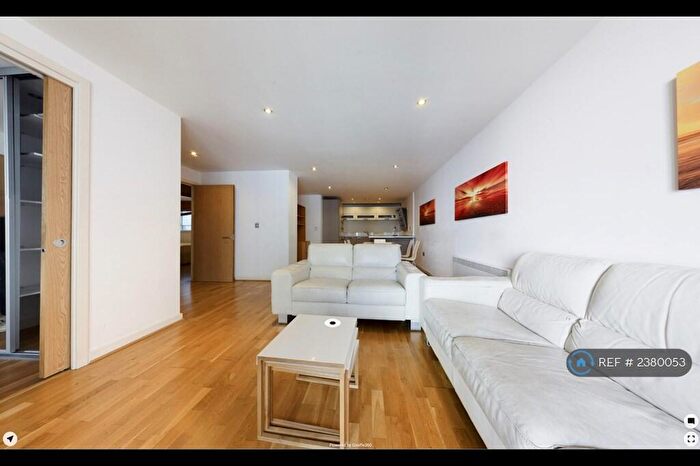 3 Bedroom Flat To Rent In Avalon. West Street, Brighton, BN1