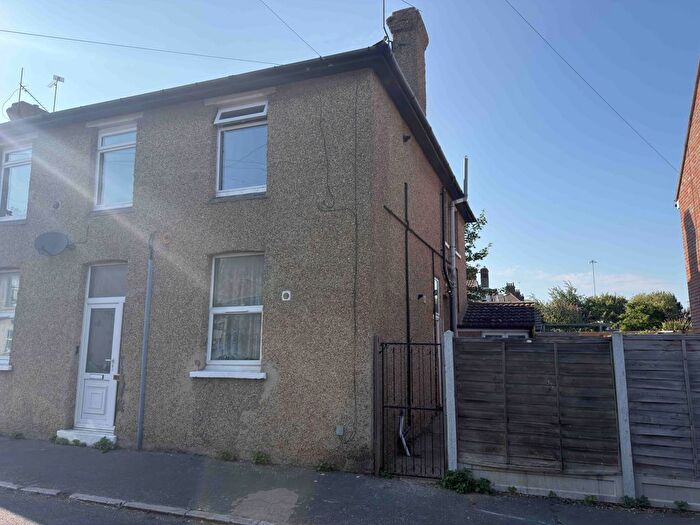 2 Bedroom Maisonette To Rent In Harwich, CO12