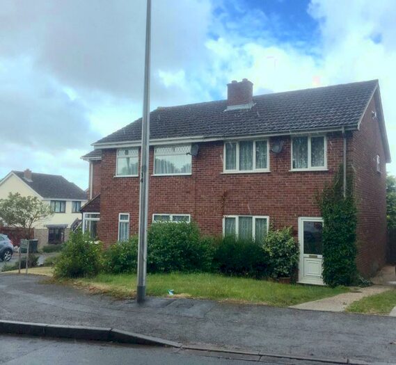 3 Bedroom Semi-Detached House To Rent In Stoney Lane, Newbury, RG14