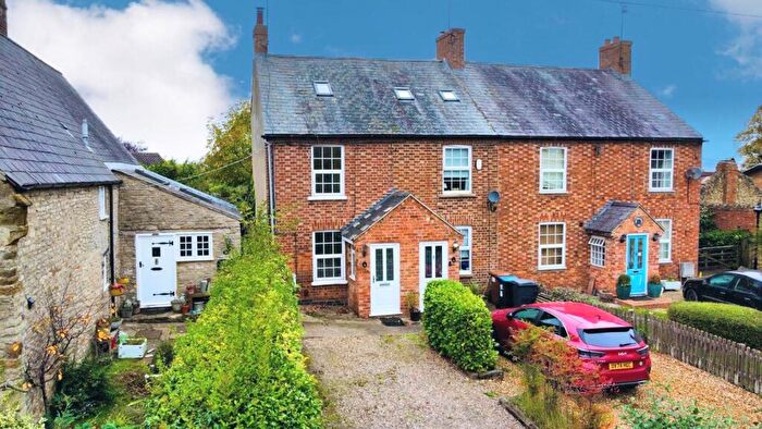 2 Bedroom Cottage For Sale In The Green, Great Houghton, Northampton, NN4