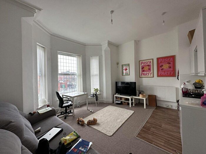 1 Bedroom Apartment To Rent In Wellington Road - Fallowfield, M14
