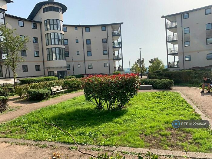 2 Bedroom Flat To Rent In Rowan Court, Swindon, SN1