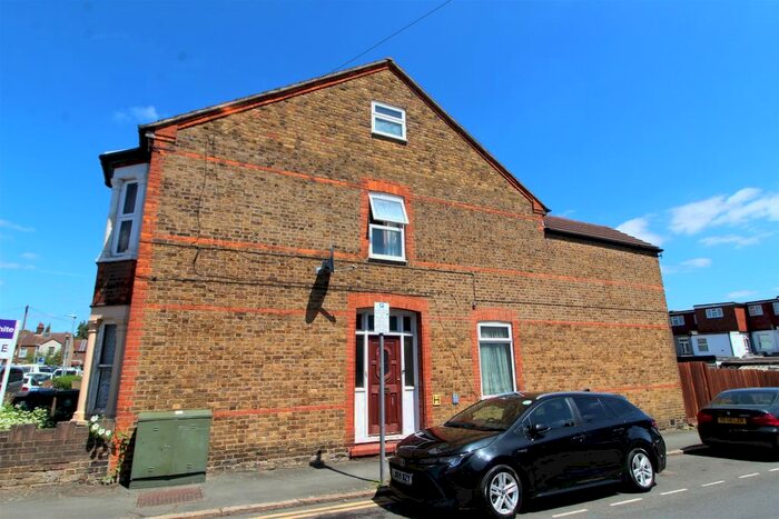 1 Bedroom Maisonette To Rent In Clifton Road, Watford, Hertfordshire, WD18