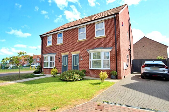 3 Bedroom Semi-Detached House For Sale In Paradise Drive, Woodmansey, Beverley, HU17