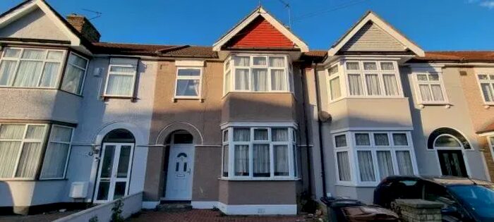 4 Bedroom Terraced House To Rent In Salisbury Avenue, Barking, IG11