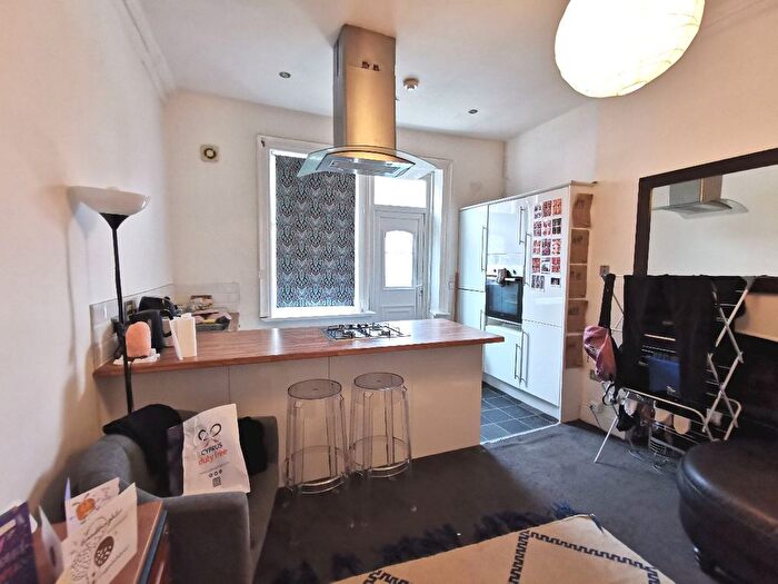 2 Bedroom Flat To Rent In Heaton Park Road, Heaton, Newcastle Upon Tyne, NE6