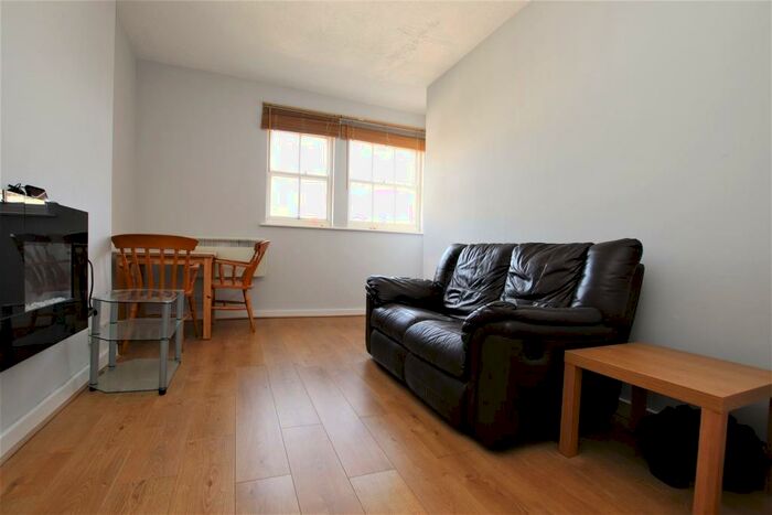 1 Bedroom Flat To Rent In Flat, Manvers Street, BA1