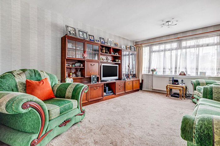 3 Bedroom Terraced House For Sale In Gale Close, Mitcham, CR4
