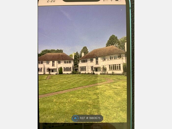 2 Bedroom Flat To Rent In Thames Street, Sunbury-On-Thames, TW16