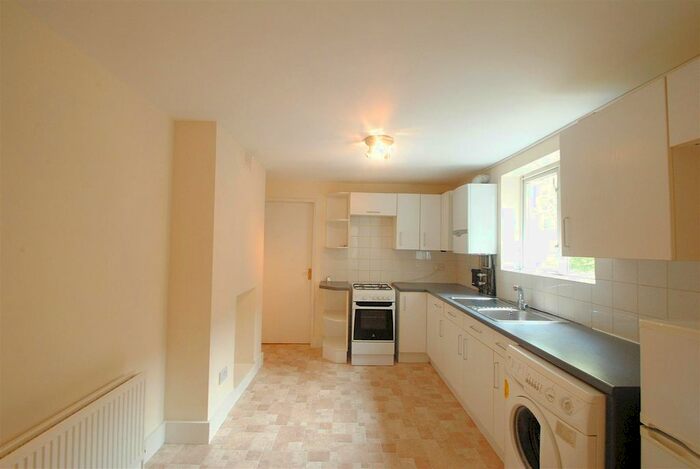 1 Bedroom Flat To Rent In Corinne Road, London, N19
