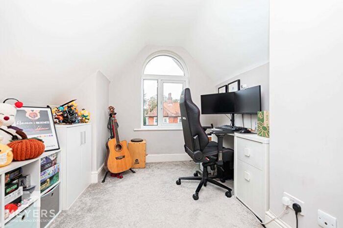 1 Bedroom Apartment For Sale In Eden Roc, Percy Road, Bournemouth, BH5