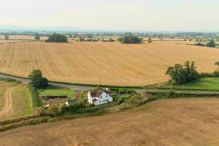 3 Bedroom Cottage For Sale In Standish, Stonehouse, GL10