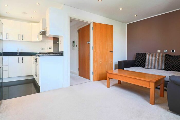 1 Bedroom Flat To Rent In Grange Park, London, W5