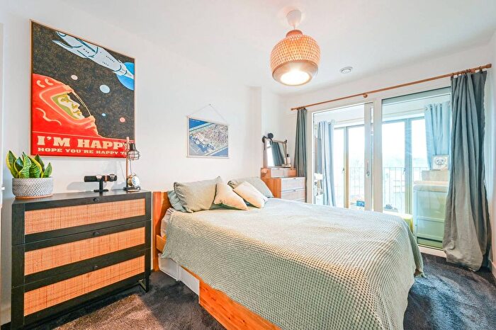 1 Bedroom Flat For Sale In Monkwood Way, Hackney Wick, London, E3