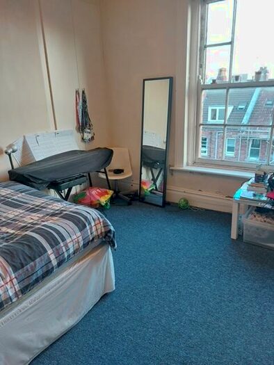 2 Bedroom House To Rent In Flat Saint Michael's Hill, Bristol, Bristol, BS2