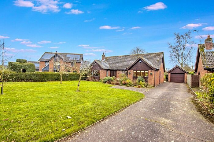 3 Bedroom Detached Bungalow For Sale In Lonsdale Crescent, Hingham, Norwich, NR9