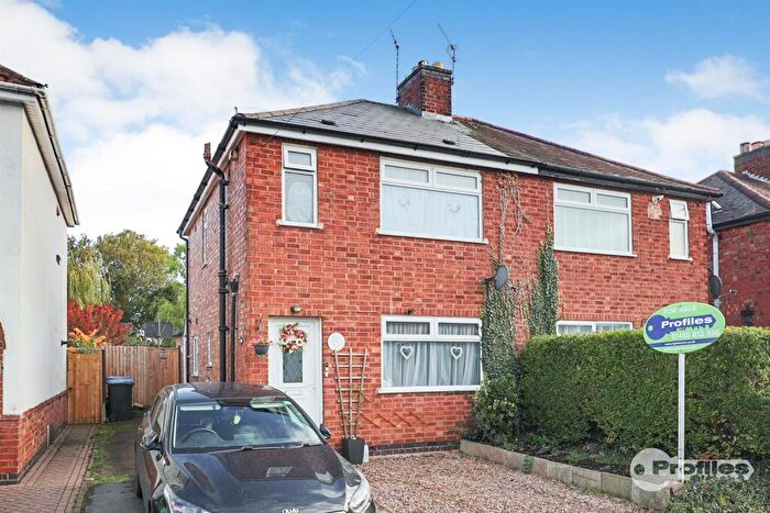 3 Bedroom Semi Detached House For Sale In John Nichols Street, Hinckley, LE10