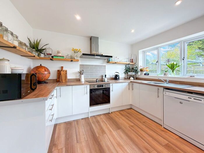 3 Bedroom Detached House For Sale In Hocket Crescent, Tunstall, Woodbridge, IP12