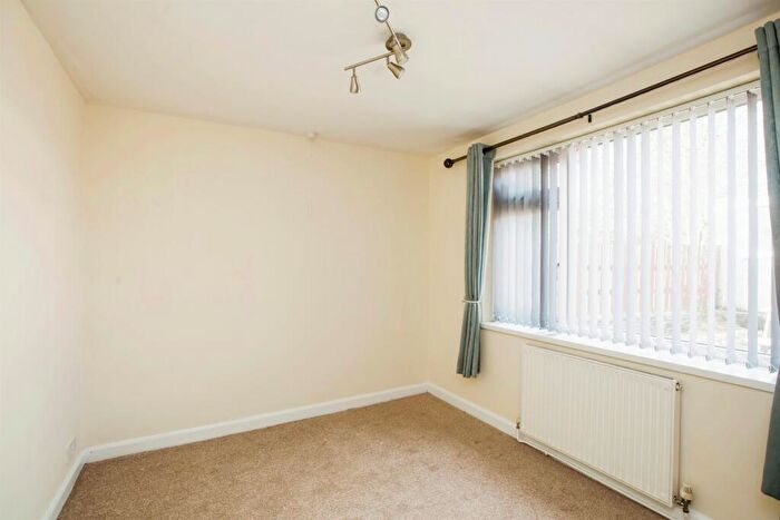 2 Bedroom Semi-Detached Bungalow For Sale In Longhouse Drive, Denholme, Bradford, BD13