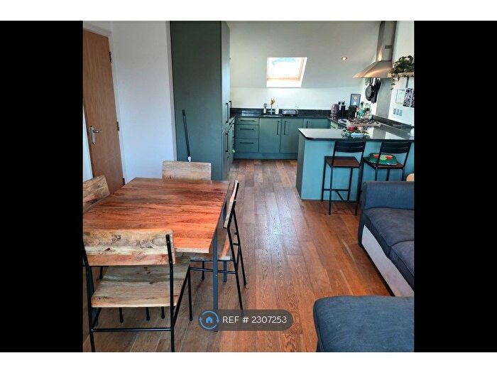 2 Bedroom Flat To Rent In Alexandra Drive, London, SE19