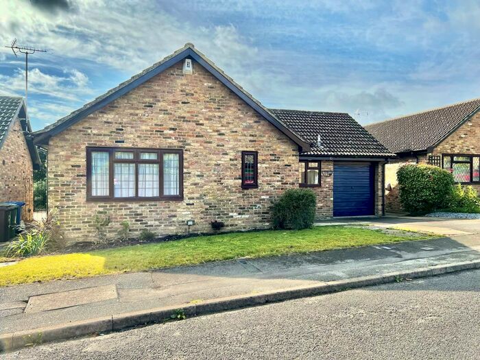 2 Bedroom Detached House To Rent In Templar Close, Sandhurst, GU47