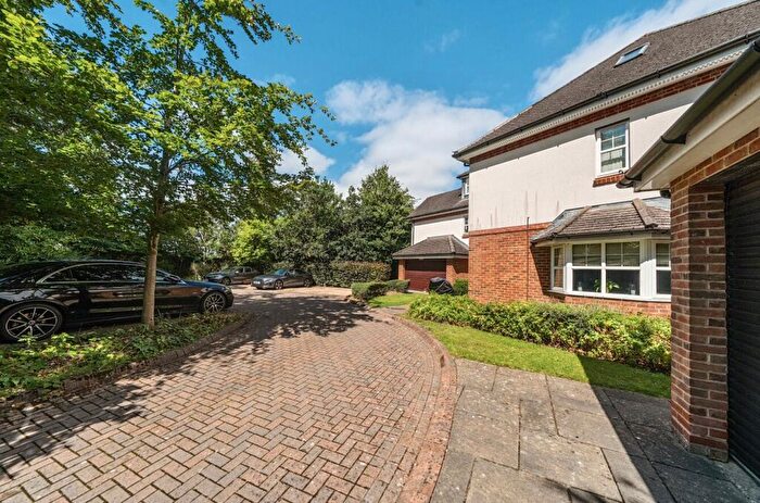 2 Bedroom Flat To Rent In Bassett Wood Road, Bassett, Southampton, Hampshire, SO16