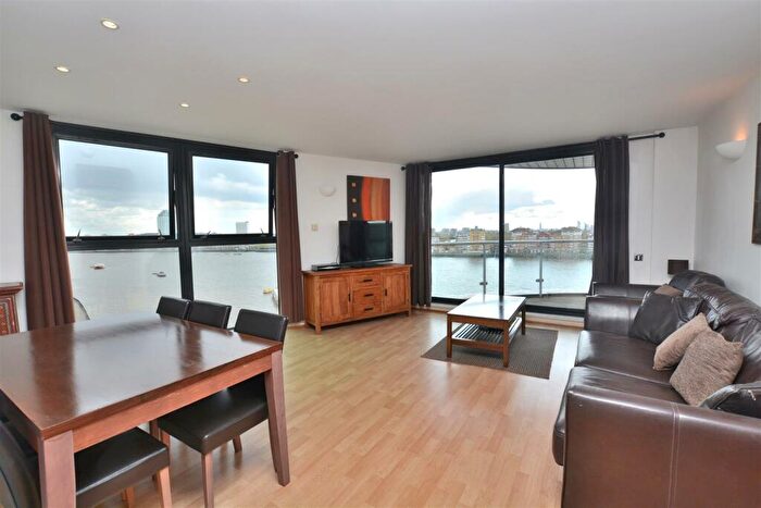 2 Bedroom Apartment To Rent In Ocean Wharf, Canary Wharf, E14