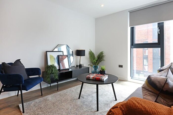 2 Bedroom Flat To Rent In Castle Park View, Castle Street, Bristol, BS2