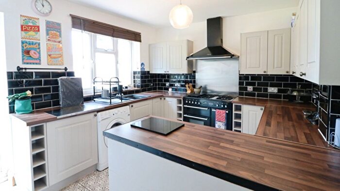 3 Bedroom Terraced House To Rent In Wray Avenue, Ilford, IG5