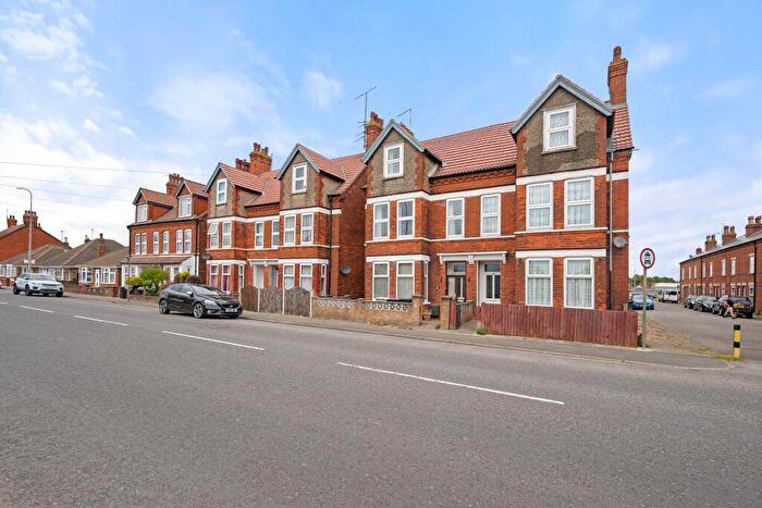 6 Bedroom Semi-Detached House For Sale In Wainfleet Road, Skegness, PE25